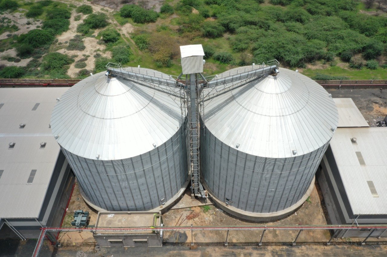 Flat bottom silos